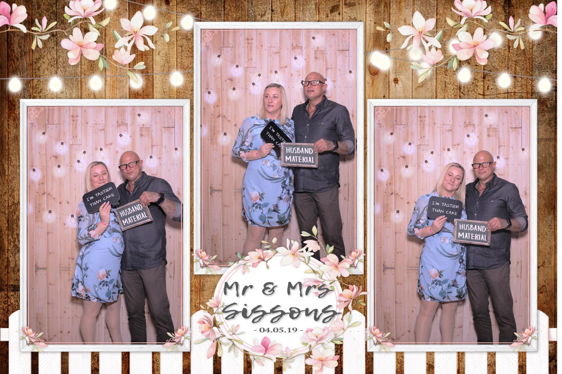 Mr and Mrs Sissons | View more photos from the event at gallery.blissbooth.co.uk/u/BlissBooth/Mr-and-Mrs-Sissons